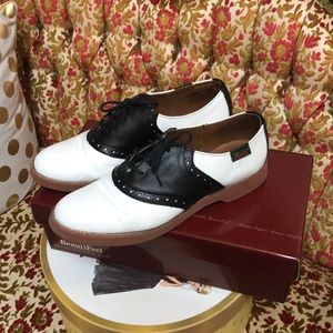 Bass Saddle Oxfords 8.5